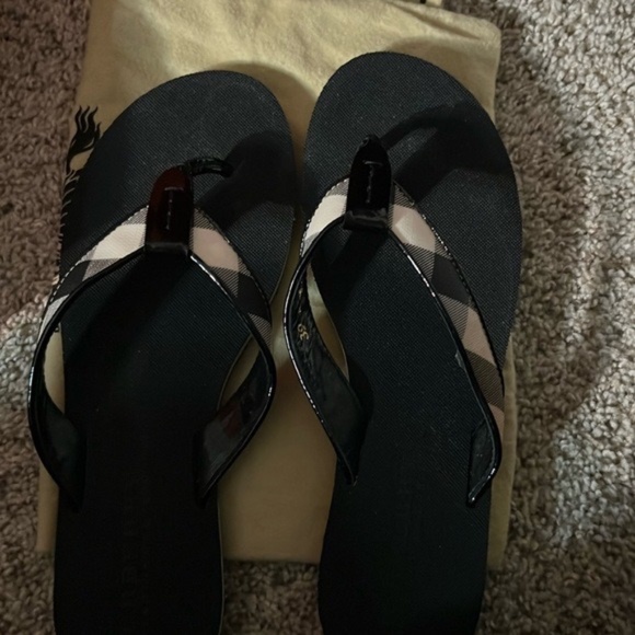 New Burberry Flip Flop Sandals Size 39 - Picture 4 of 6